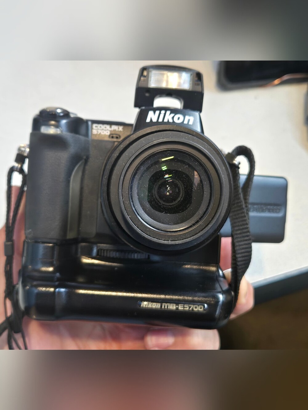 Nikon Coolpix 5700 Digital Camera + MB-E5700 Grip, Filters, Accessories-tested